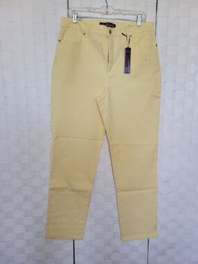 Gloria Vanderbilt  Lush Soft Yellow Straight Leg Jeans (Small Spot On Rear Seat)